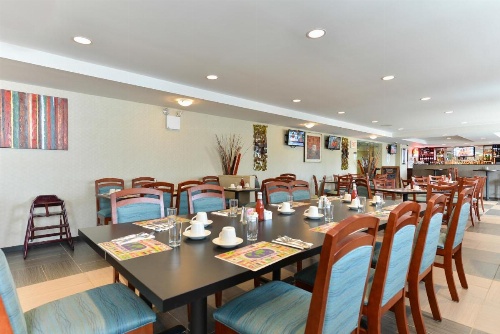 Holiday Inn New York-JFK Airport Area image 9